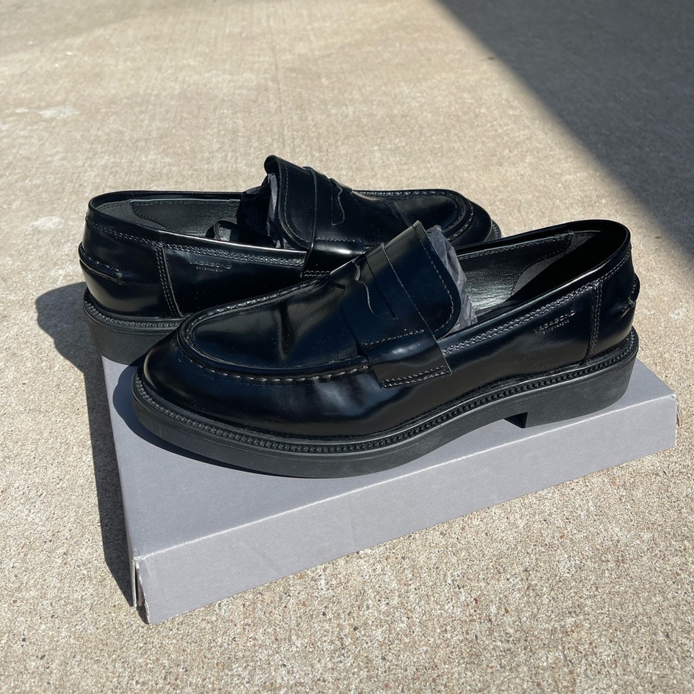 NWT - Vagabond women’s loafers